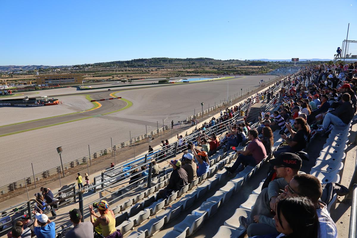 Tribuna Roja Inferior